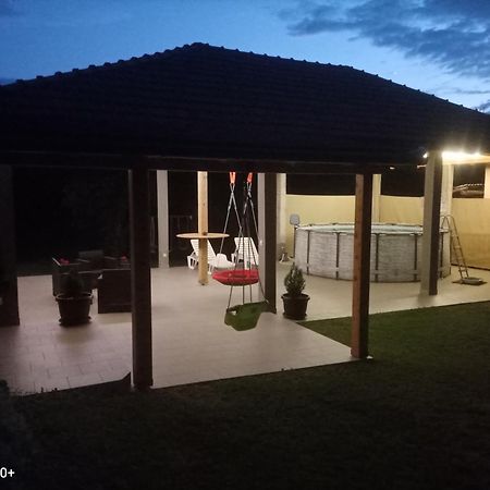 Appartamento Kuca Za Odmor Braco Donji Zvecaj Esterno foto